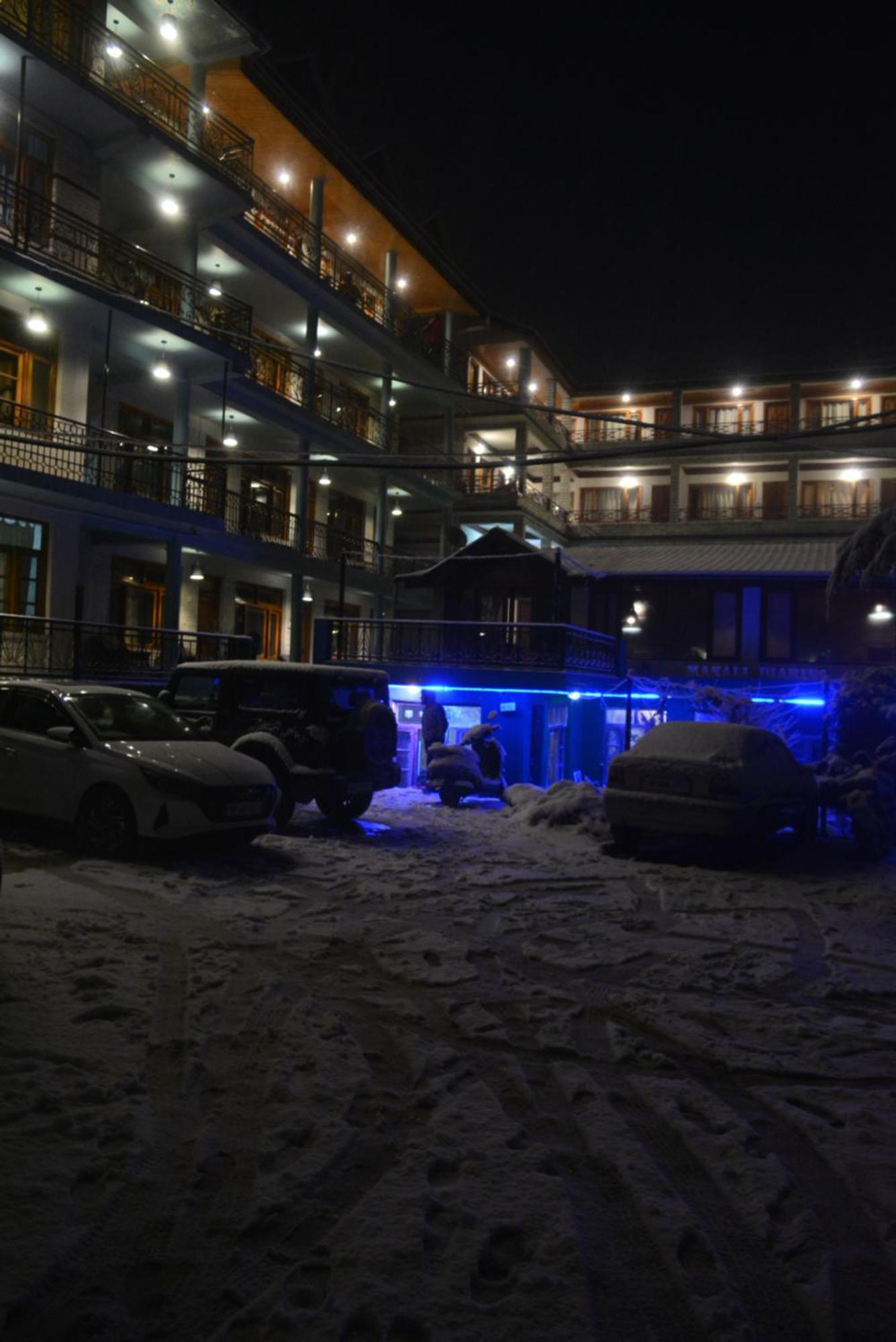 The Neelgiris Hotel Manali  Bagian luar foto