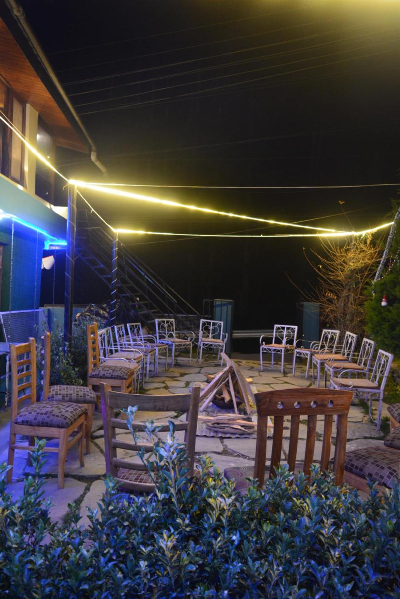 The Neelgiris Hotel Manali  Bagian luar foto