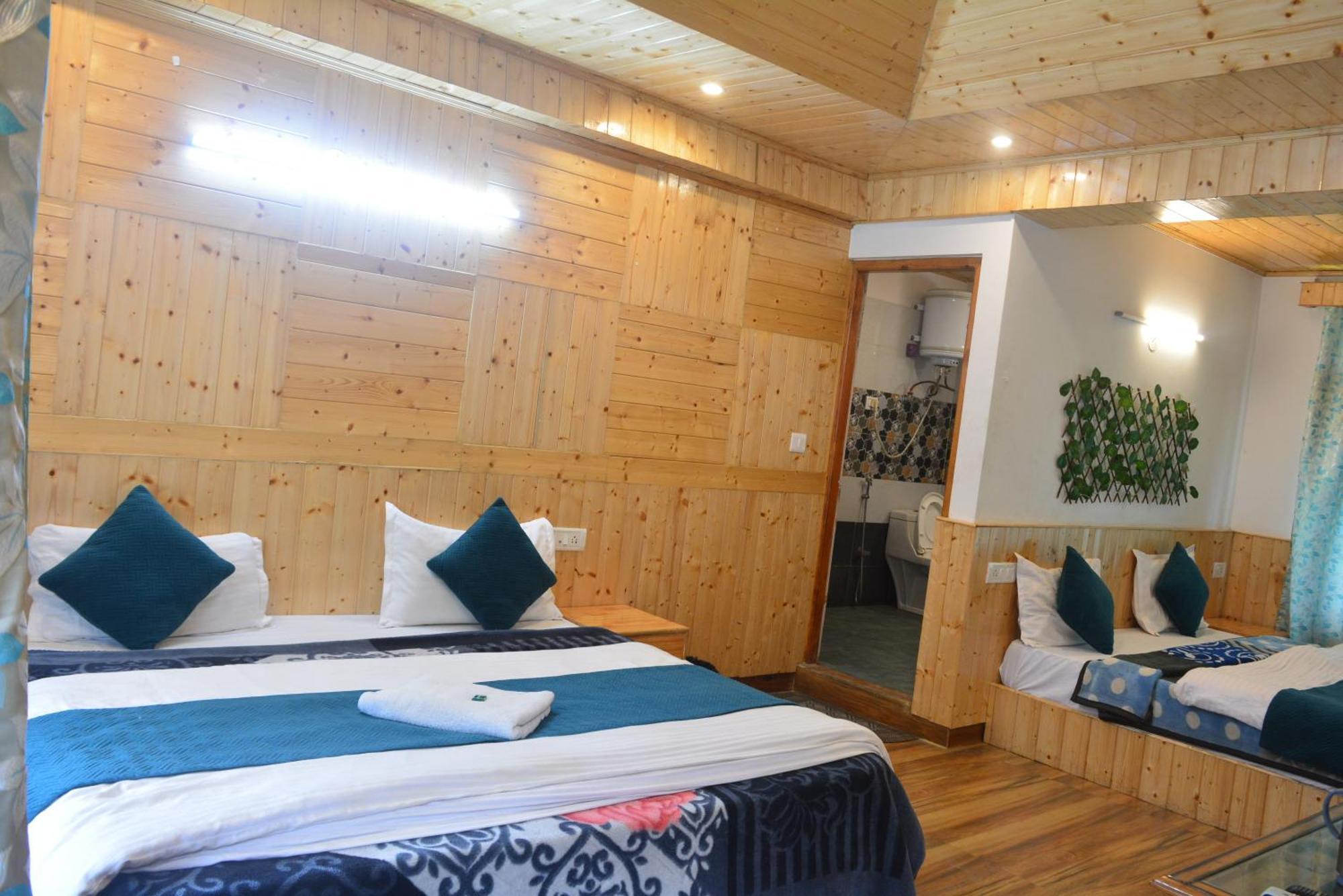 The Neelgiris Hotel Manali  Bagian luar foto