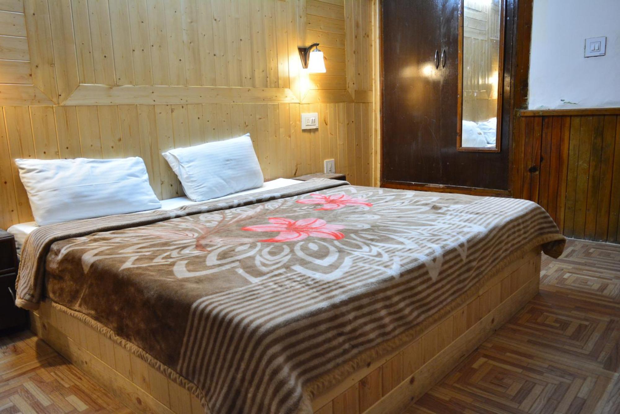The Neelgiris Hotel Manali  Bagian luar foto