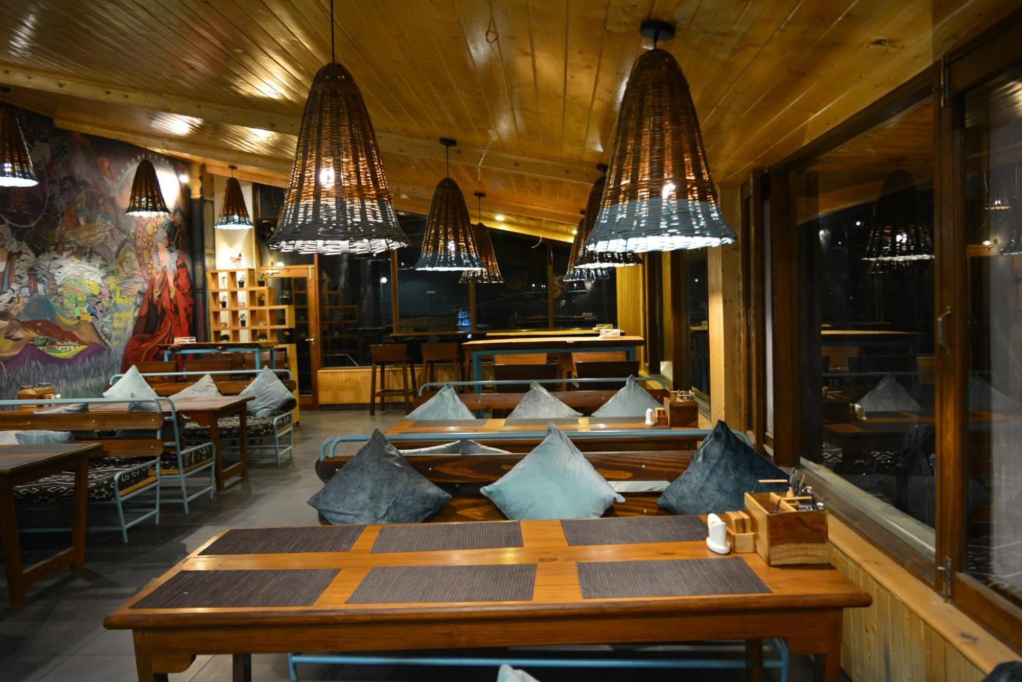 The Neelgiris Hotel Manali  Bagian luar foto